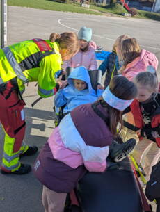 ambulanz_1.jpg ambulanz_1.jpg