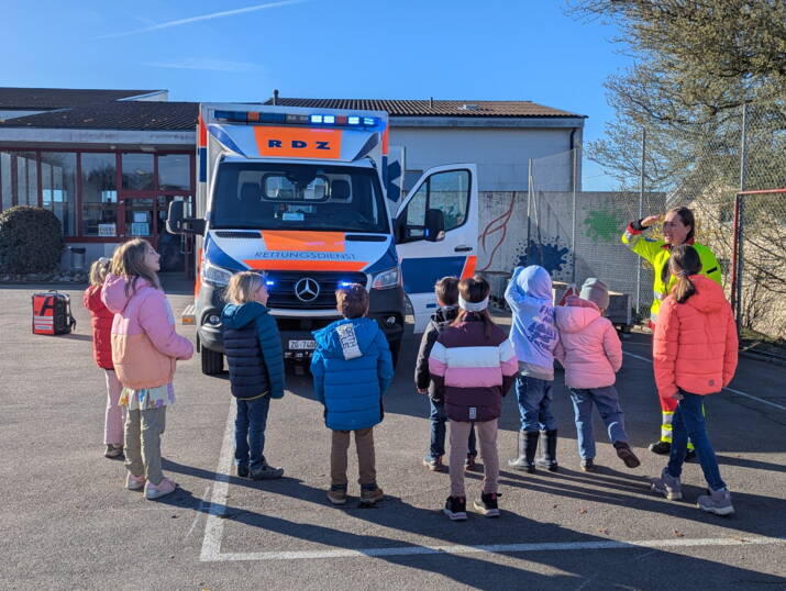 ambulanz_5.jpg ambulanz_5.jpg